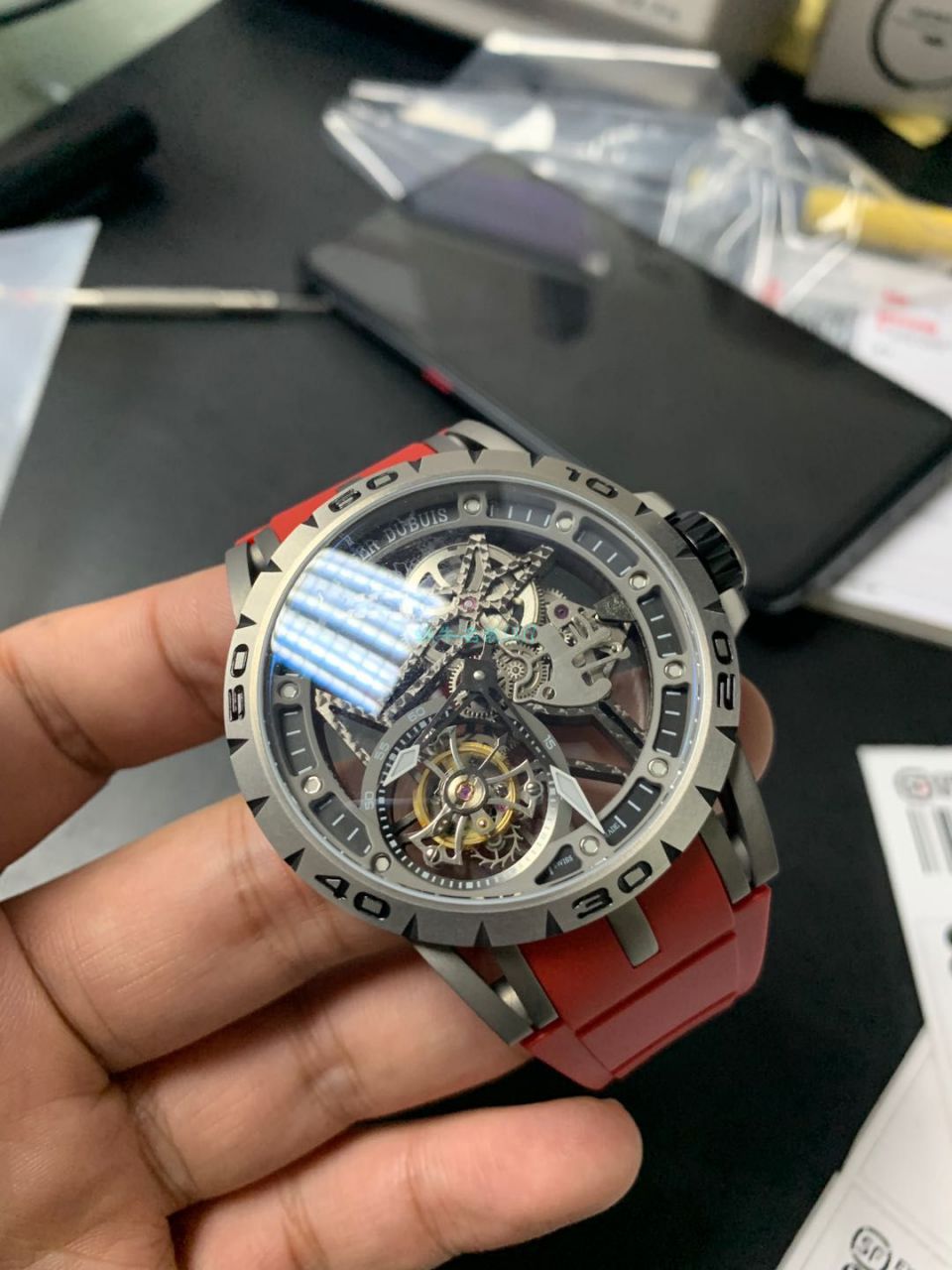 视频评测BBR厂官网顶级复刻陀飞轮罗杰杜彼Roger Dubuis王者高仿RDDBEX0479红色表带腕表 / LJ067