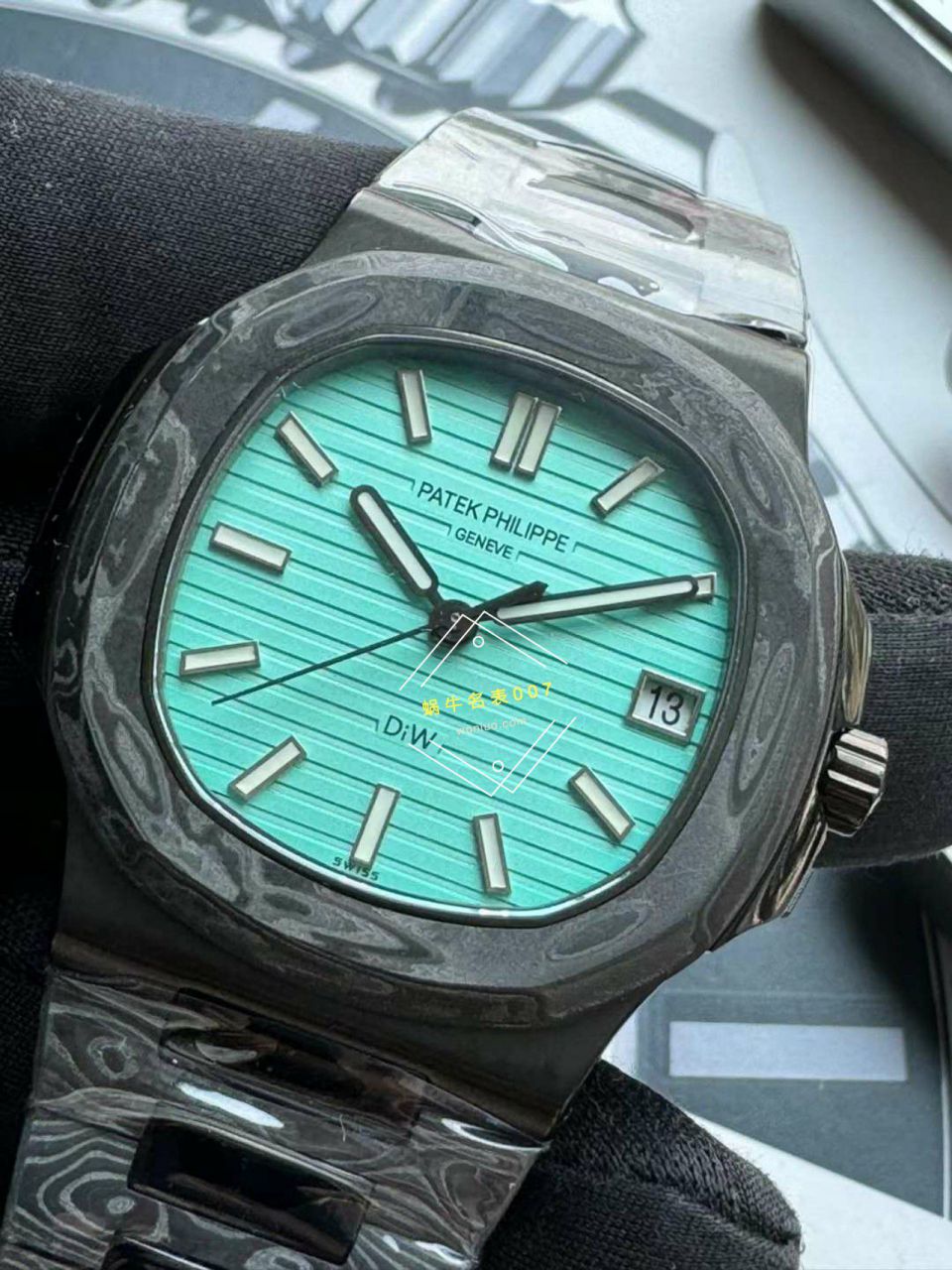 视频评测PATEK PHILIPPE  百达翡丽碳纤维DIW 鹦鹉螺5711  / BD389