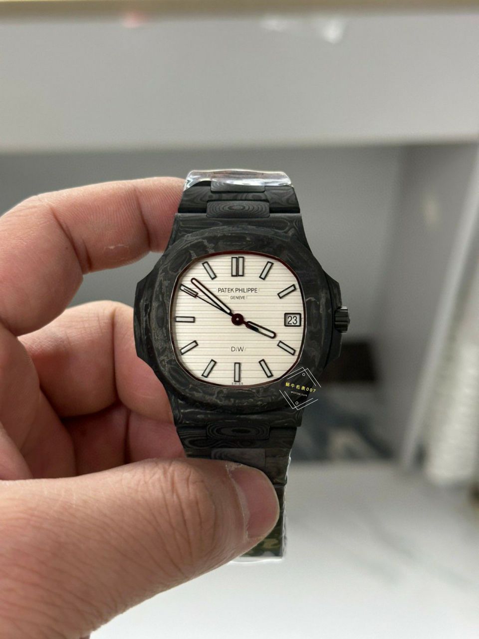 视频评测PATEK PHILIPPE  百达翡丽碳纤维DIW 鹦鹉螺5711  / BD389