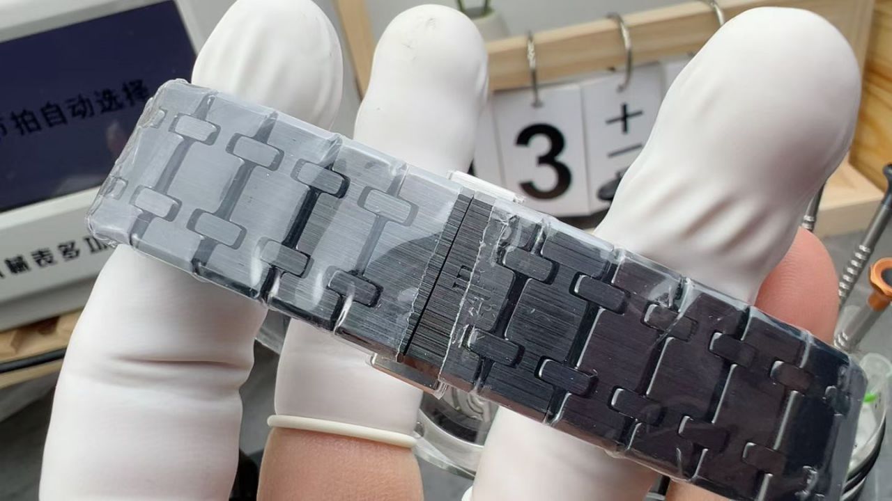 APS爱彼皇家橡树系列26240CE.OO.1225CE.02腕表 /  