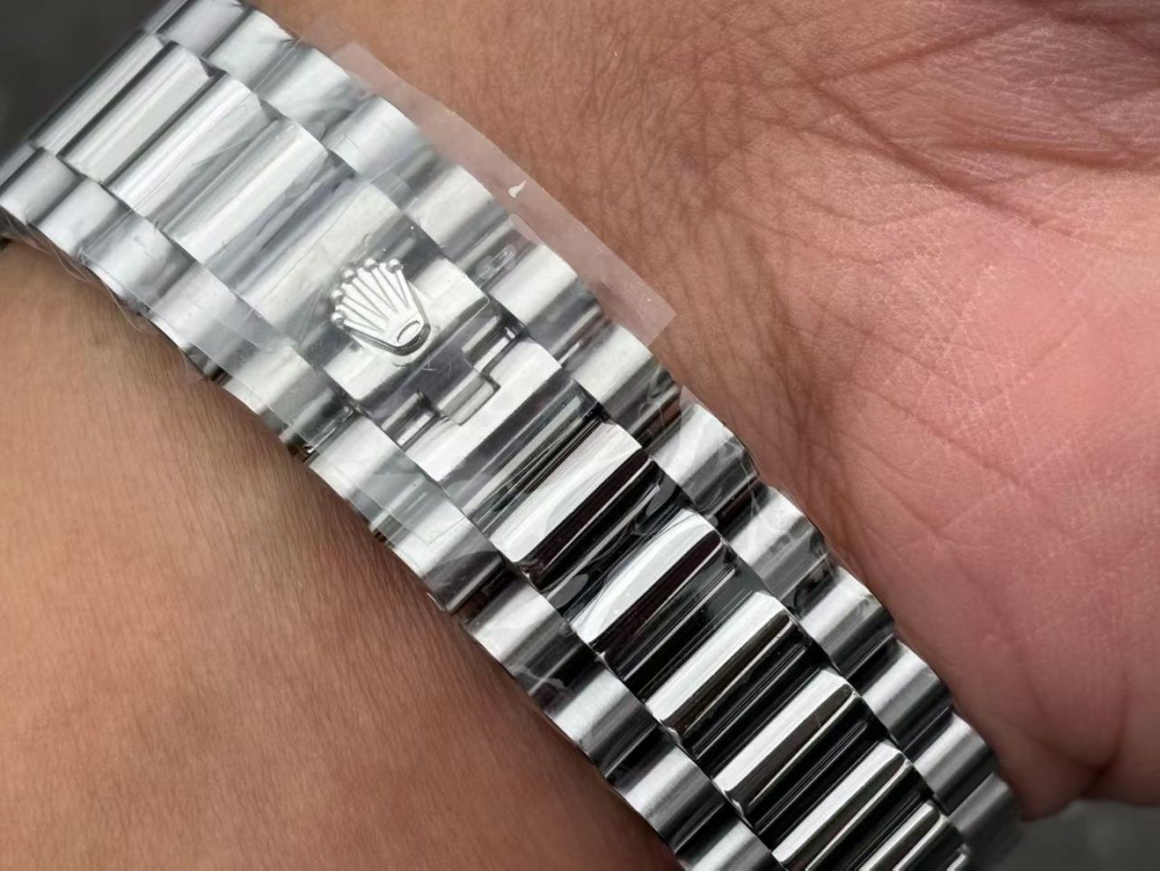 VS配重劳力士星期日历型系列m228239-0046腕表 /  