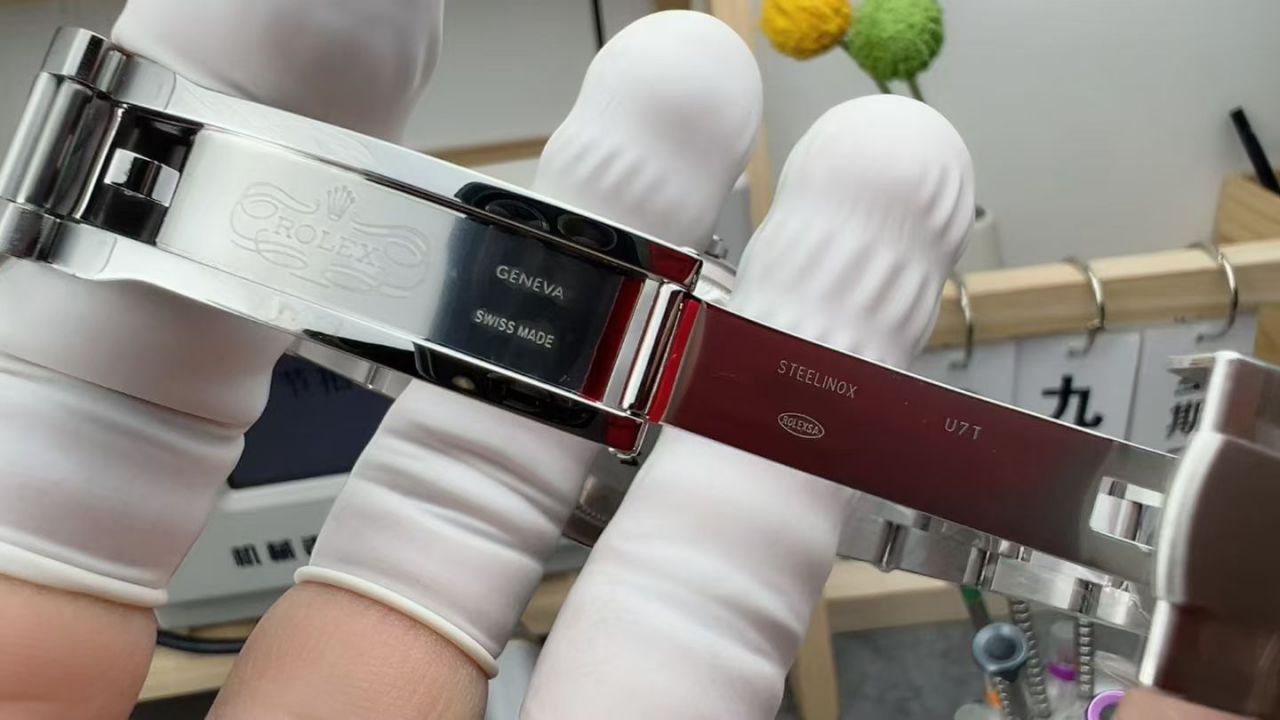 VS劳力士蚝式恒动系列126000-0015腕表 /  