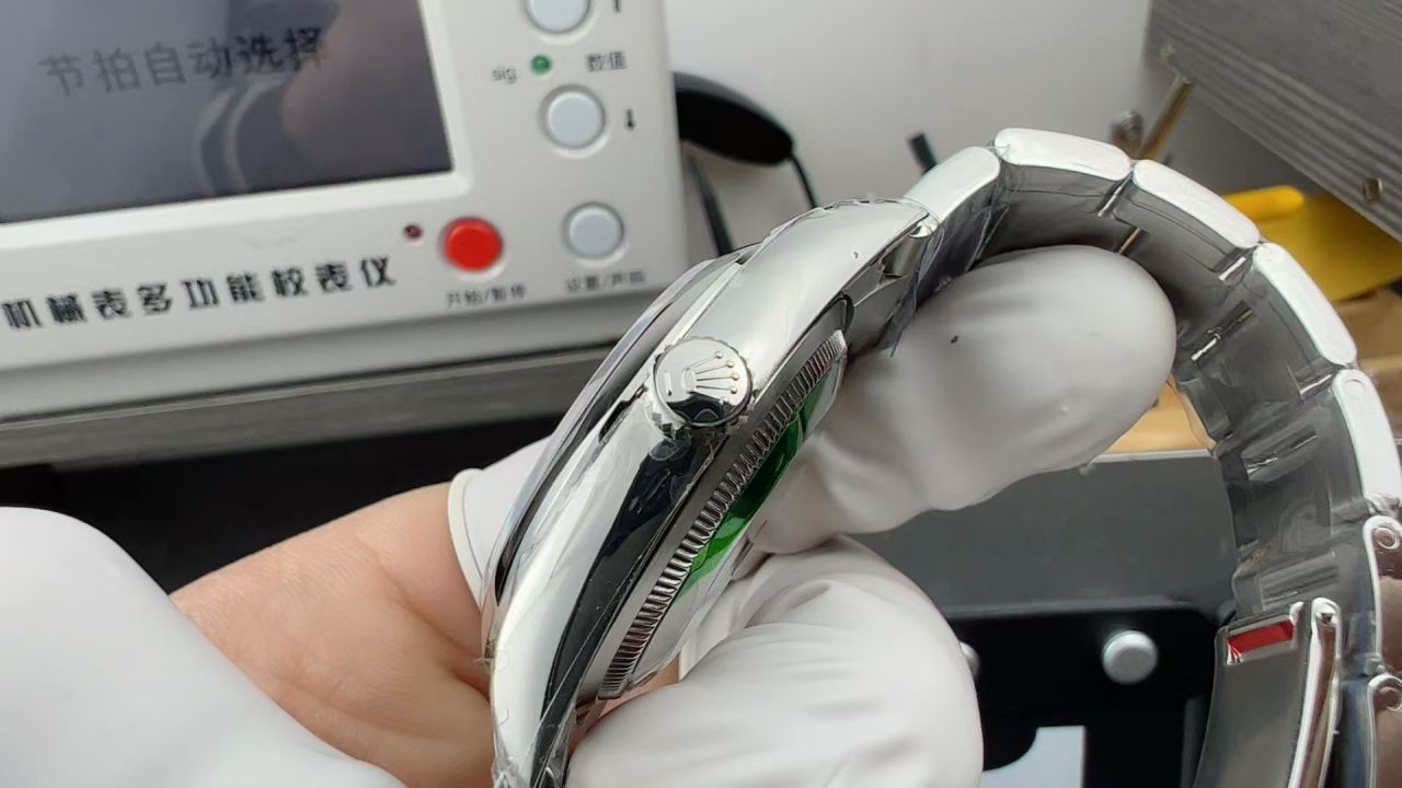 VS劳力士蚝式恒动系列m126000-0007腕表 /  