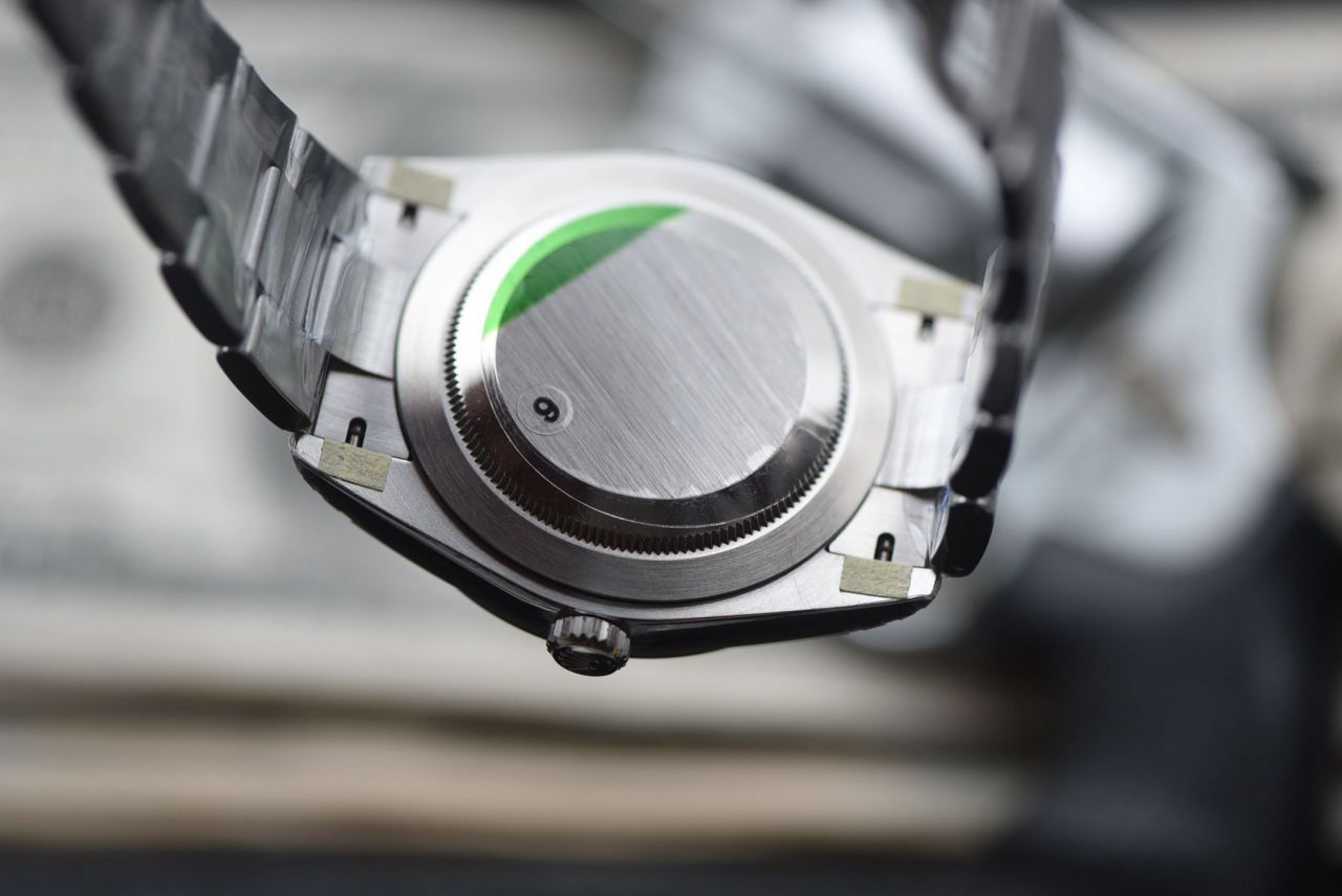 VS劳力士蚝式恒动系列m124300-0007腕表 /  