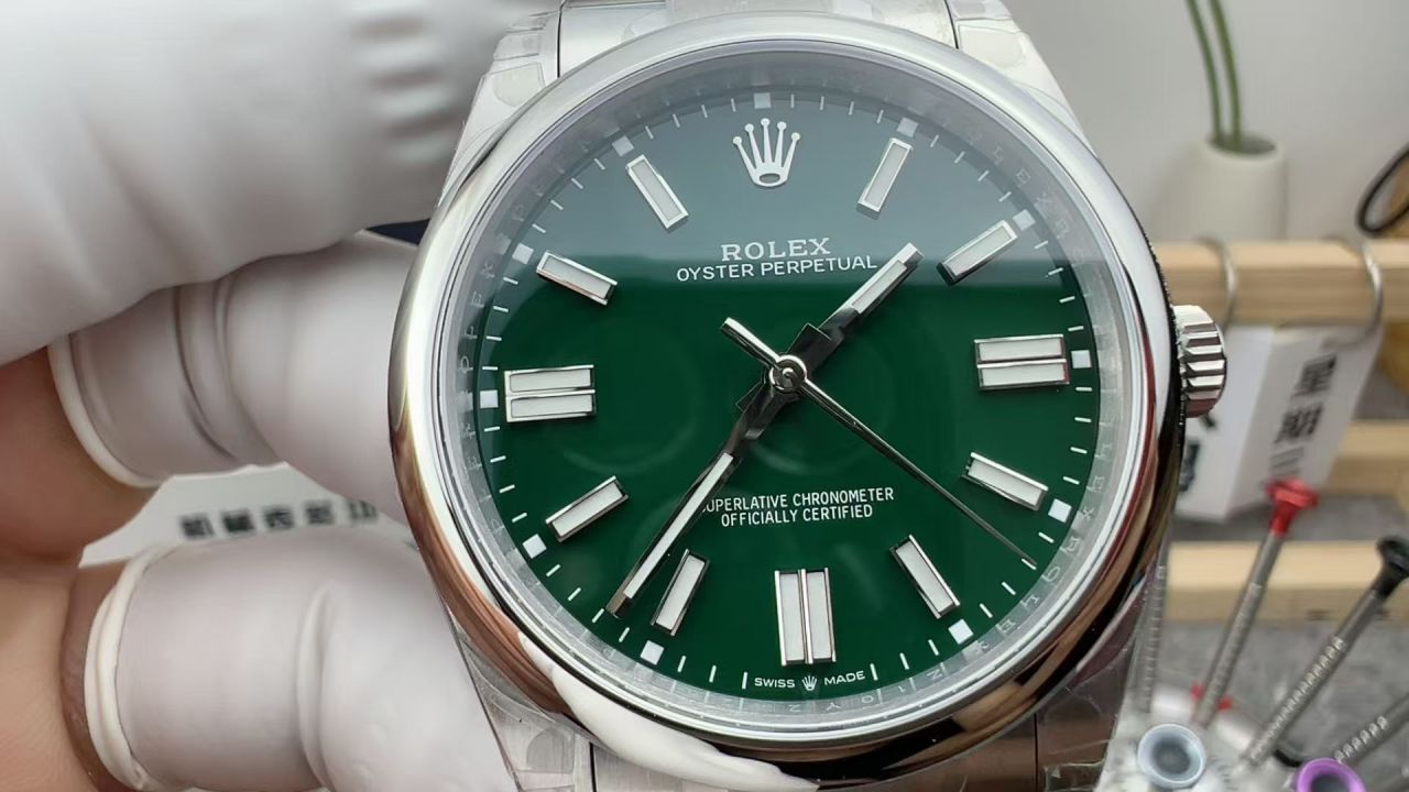 VS劳力士蚝式恒动系列134300-0004腕表 /  