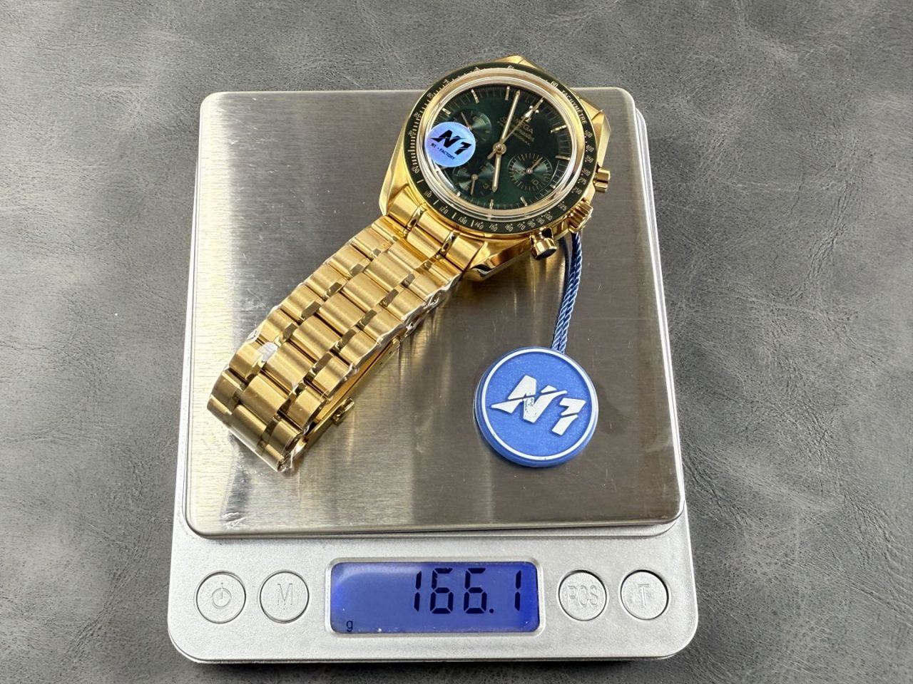 N1欧米茄超霸系列310.60.42.50.10.001腕表 /  