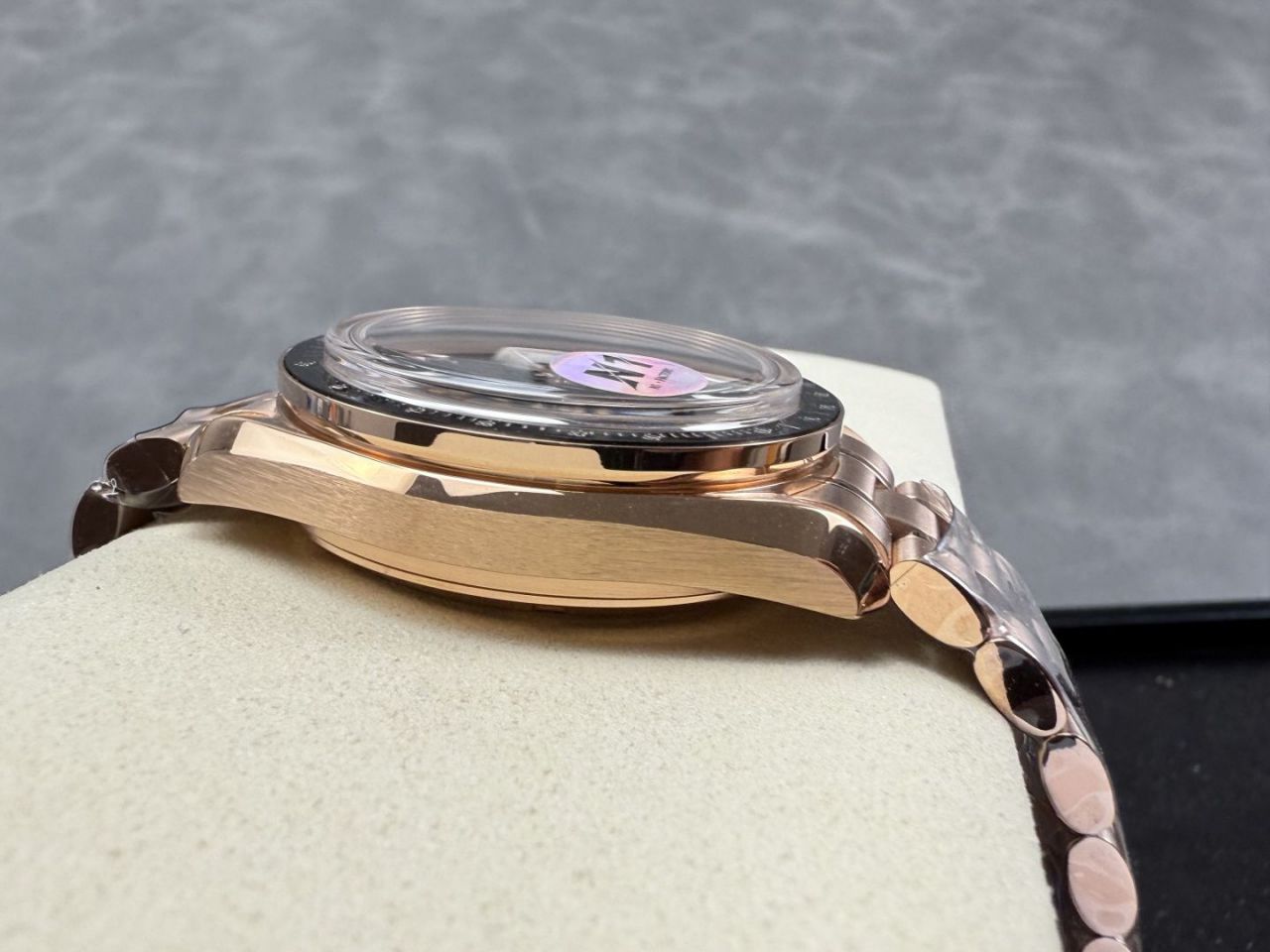 N1欧米茄超霸系列310.60.42.50.01.001腕表 /  