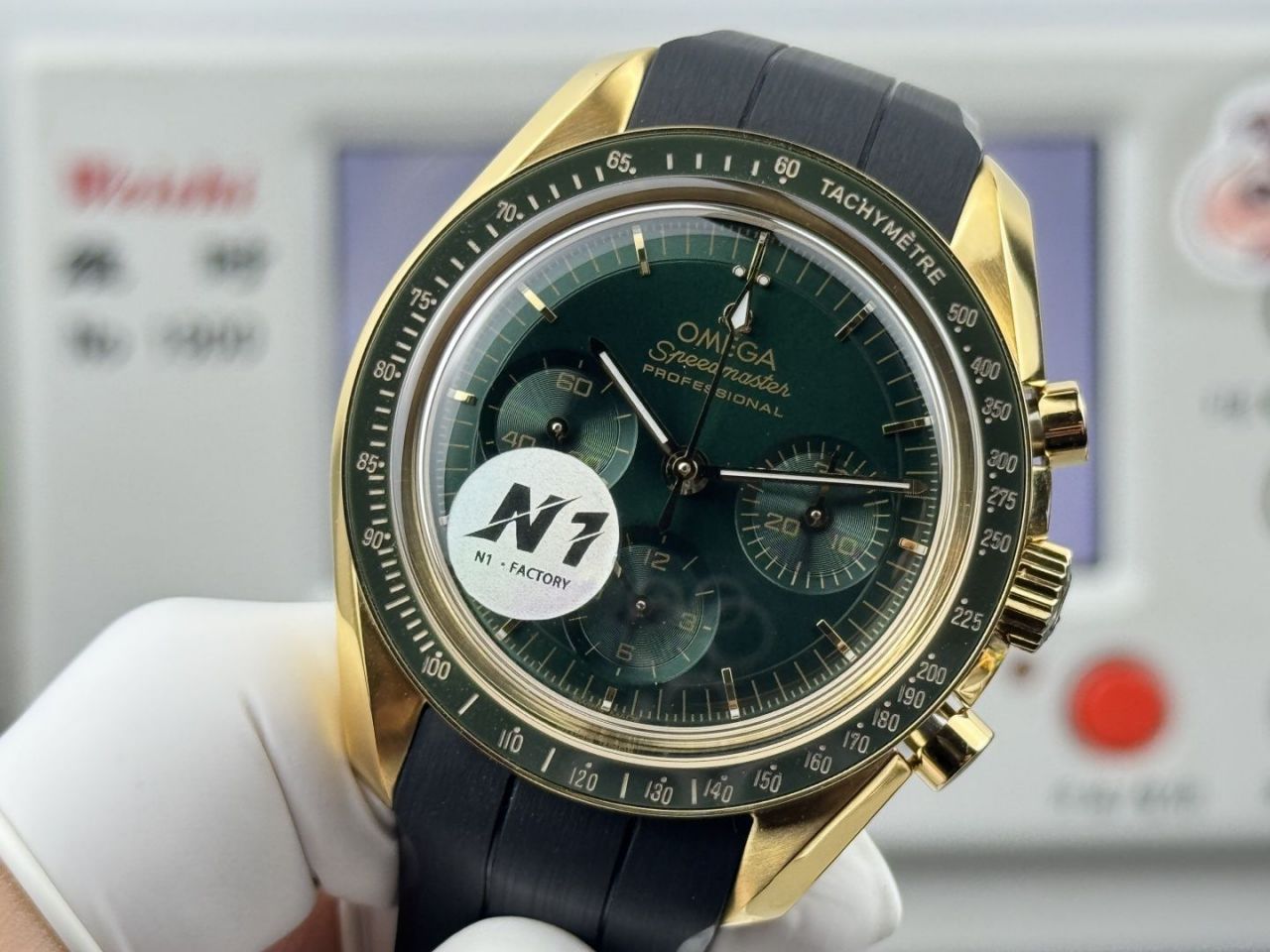 N1欧米茄超霸系列310.63.42.50.10.001腕表 /  