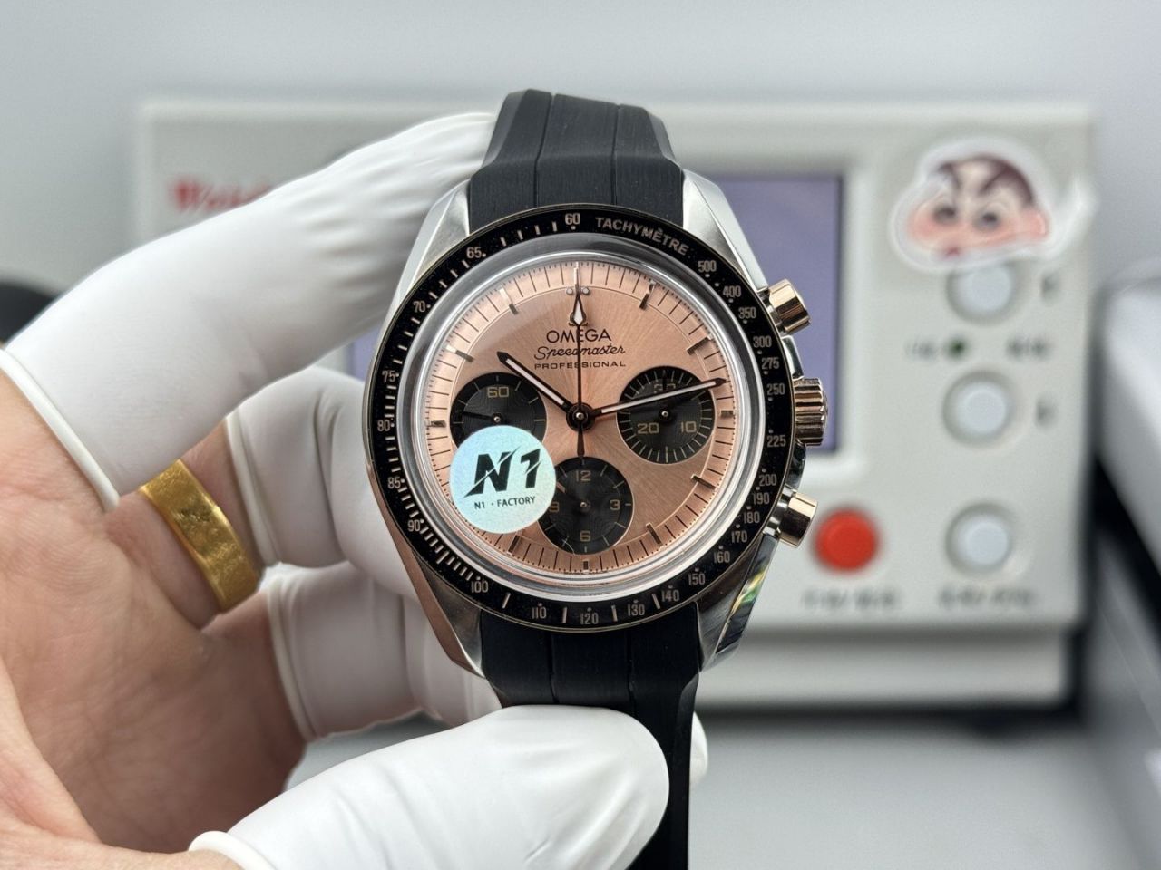 N1欧米茄超霸系列310.23.42.50.99.001腕表 /  