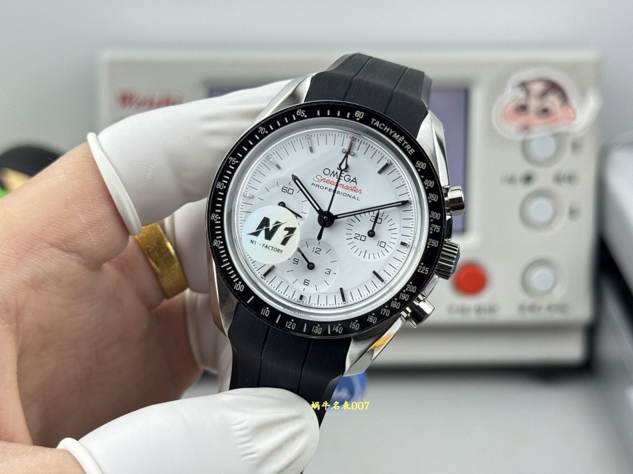 N1欧米茄超霸系列310.32.42.50.01.001腕表 /  