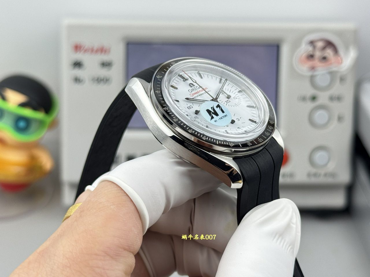 N1欧米茄超霸系列310.32.42.50.01.001腕表 /  