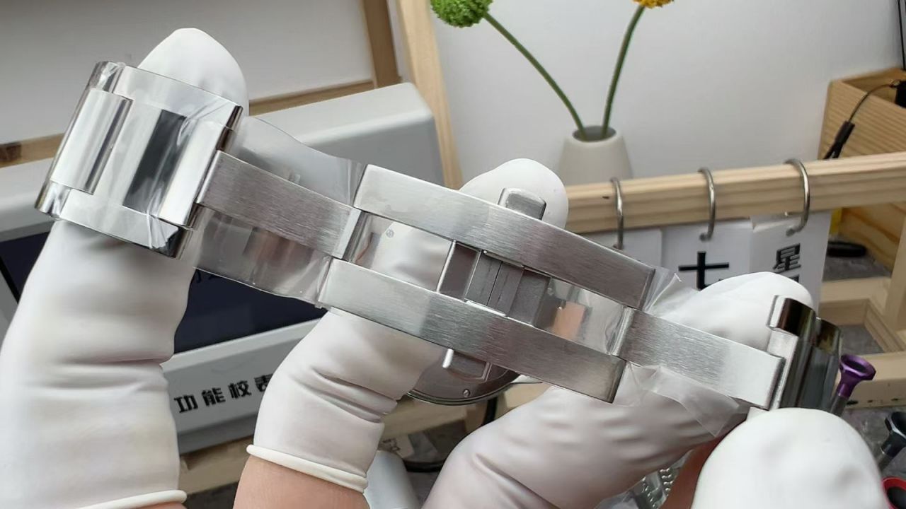 AF卡地亚蓝气球系列W6920095腕表 /  