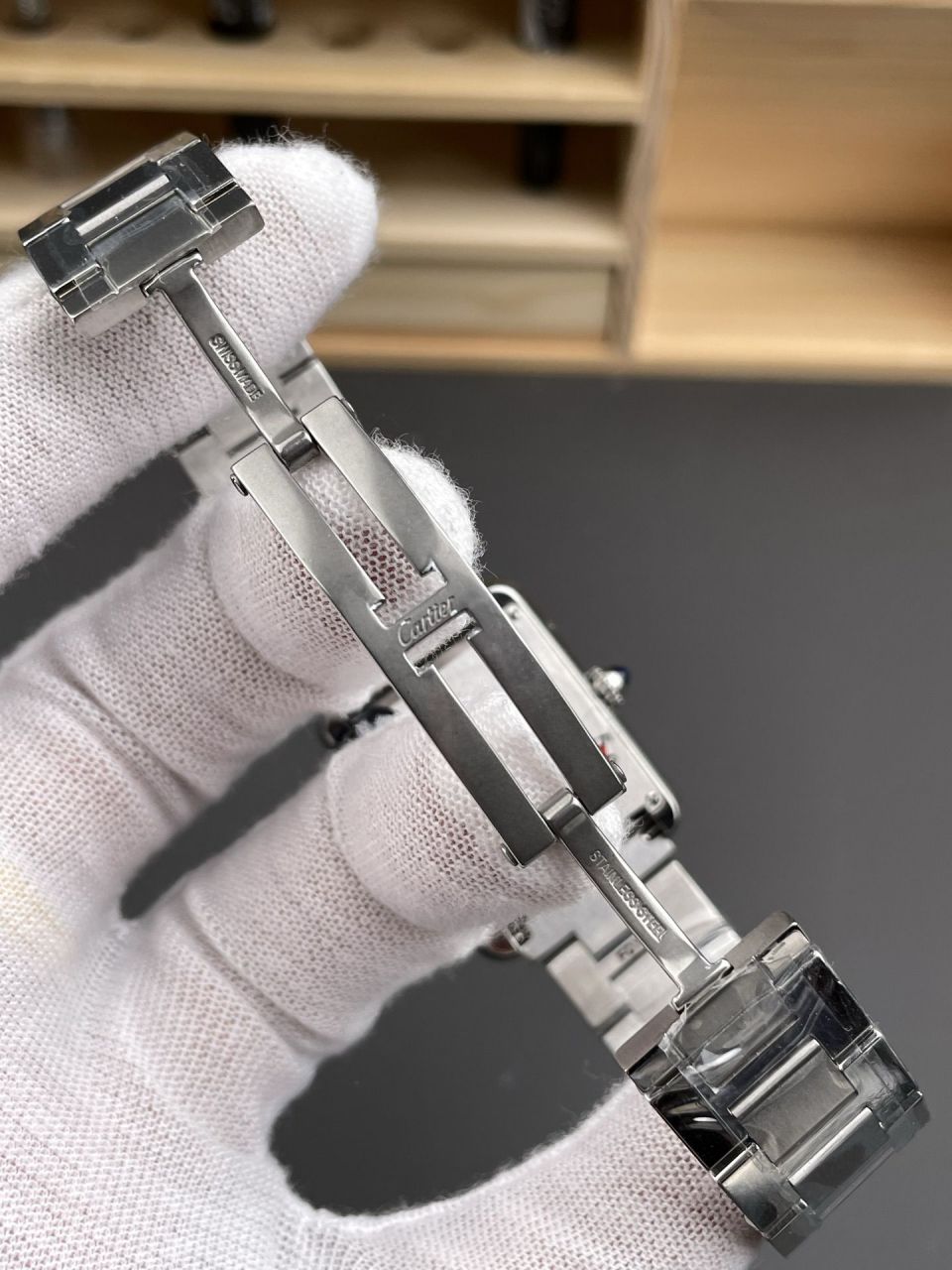 AF老坦克 钻圈小号卡地亚坦克系列W4TA0009腕表 /  