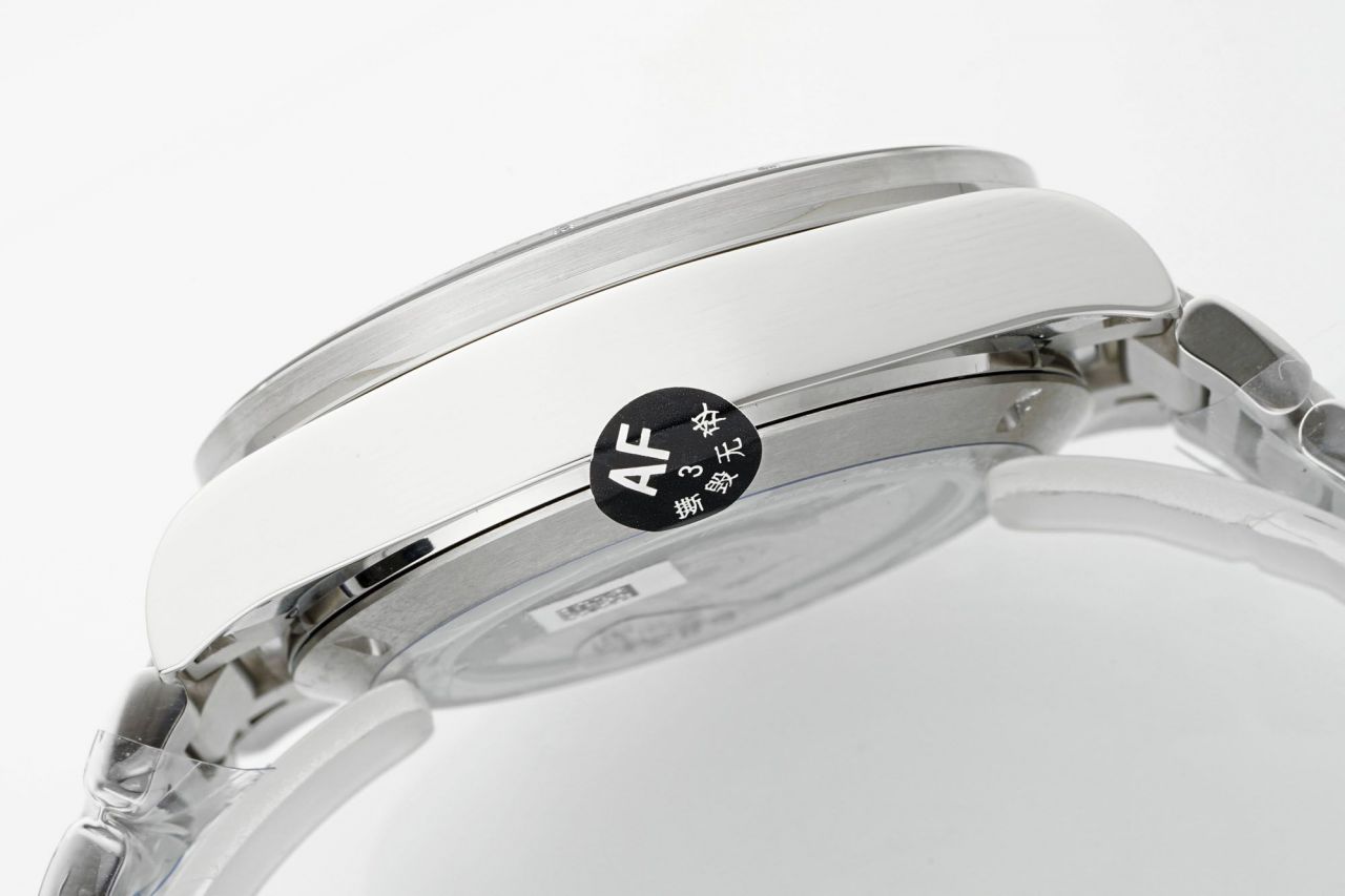 AF浪琴康卡斯系列L3.835.4.32.6腕表 /  