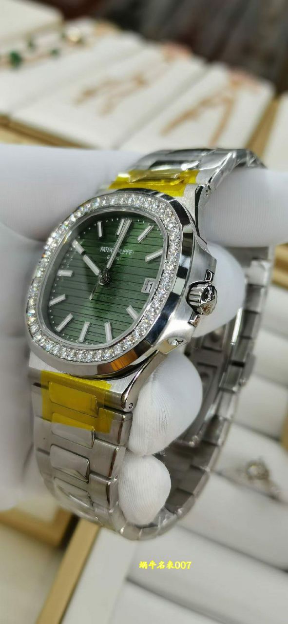 高端定制真钻包真金后加工百达翡丽运动优雅系列5711/1A-014腕表 /  