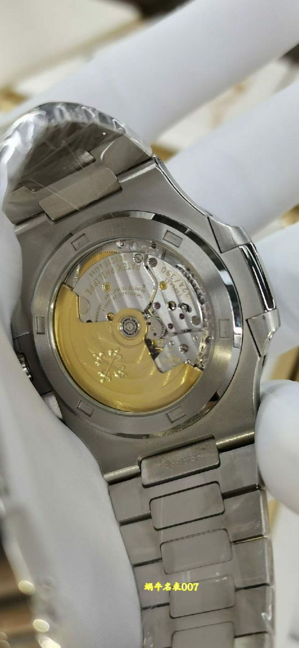 高端定制真钻包真金后加工百达翡丽运动优雅系列5711/1A-014腕表 /  