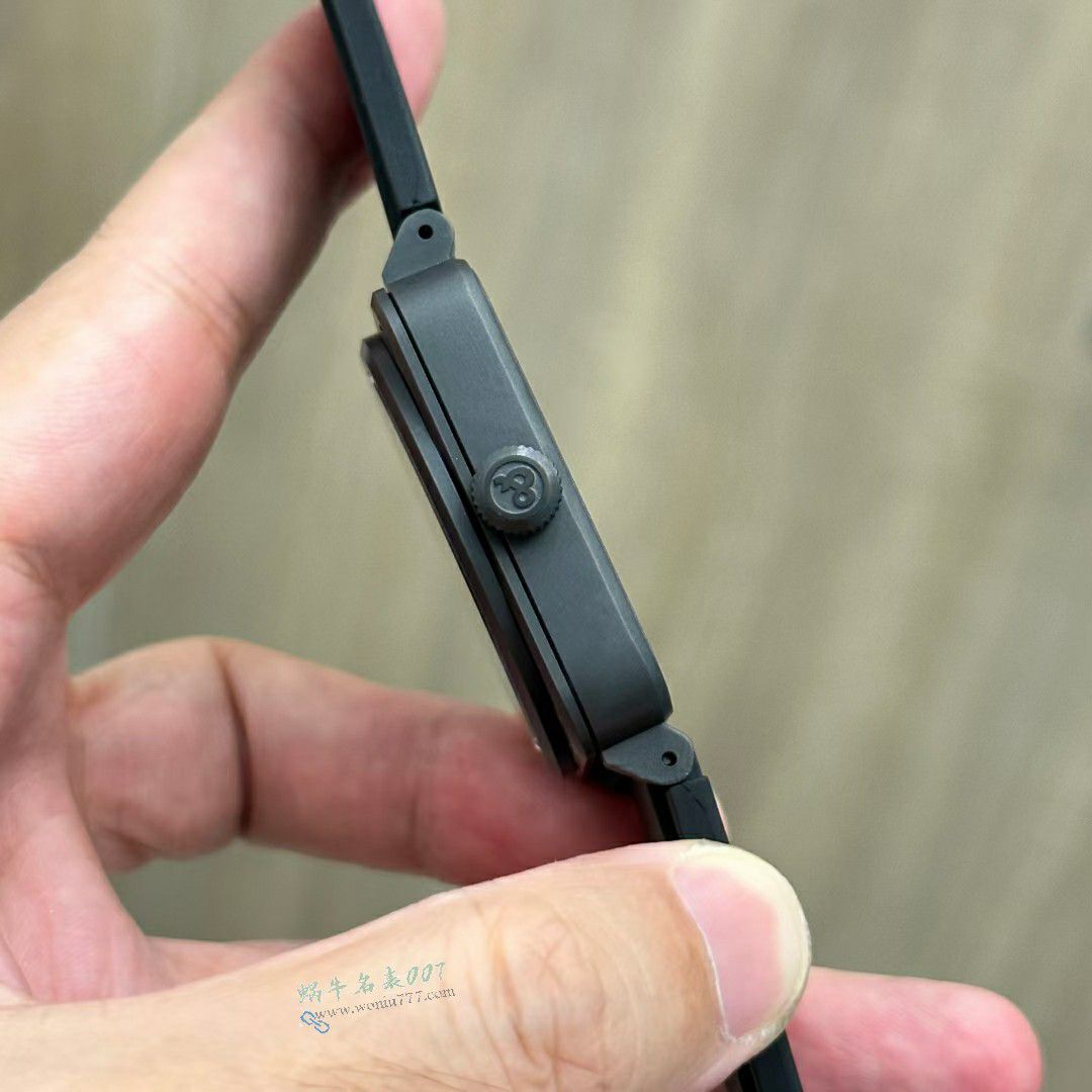 M+超A高仿柏莱士INSTRUMENTS系列BR03A-CPS-CE/SRB腕表 / BR063