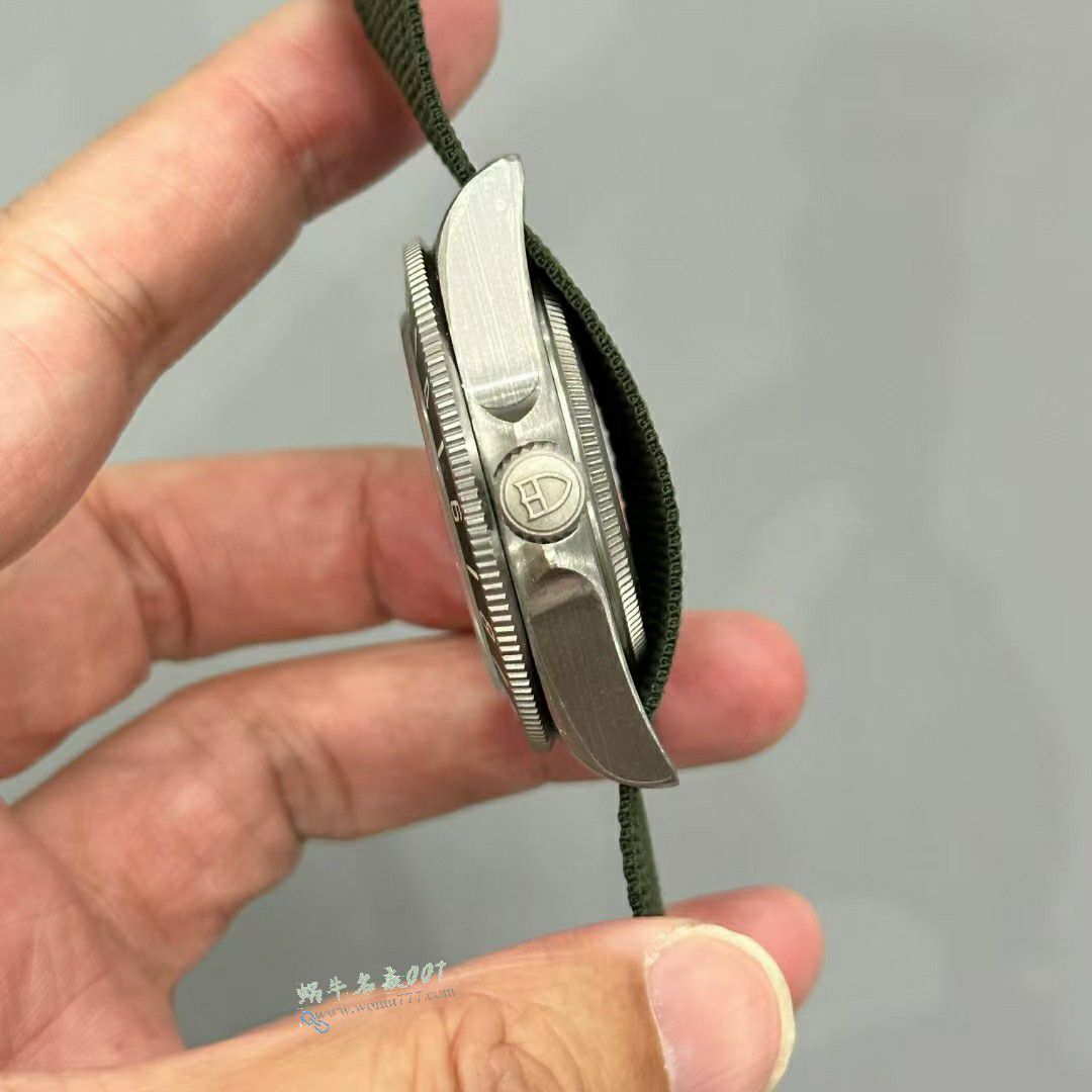 M+帝舵领潜型系列最好复刻手表网站M2542G247NU-0002腕表 / DT088