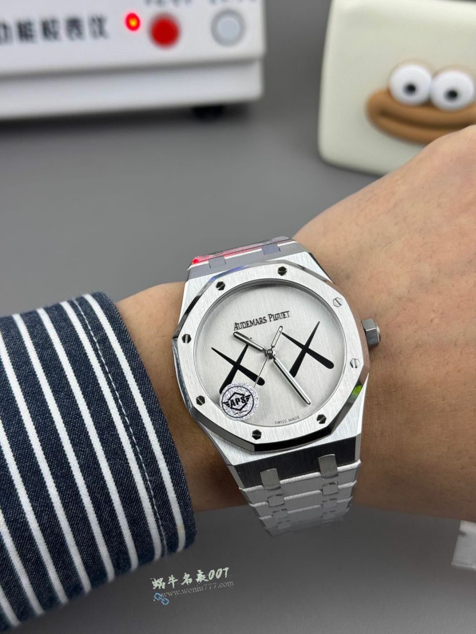 APS厂 爱彼Audemars Piguet联名kaws 的新品15500 / AP315