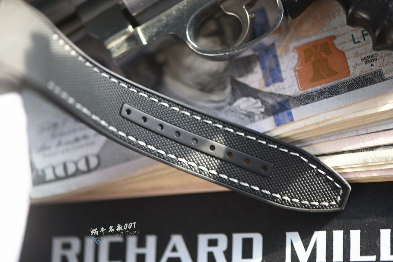 『新表』Franck Muller 法穆兰  推出 Grand Central Tourbillon 中置陀飞轮腕表 / FL083