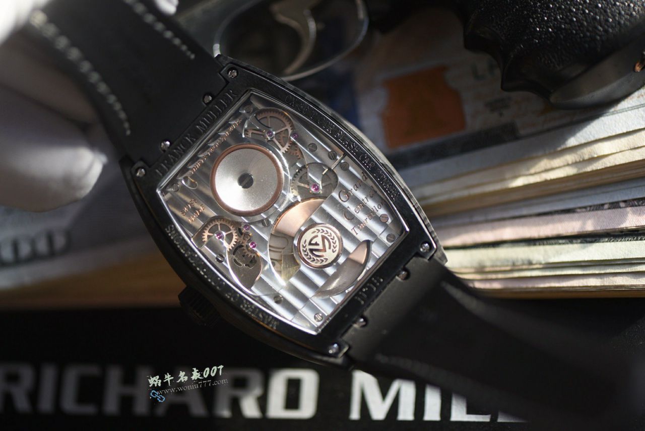 『新表』Franck Muller 法穆兰  推出 Grand Central Tourbillon 中置陀飞轮腕表 / FL083