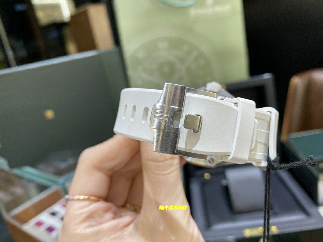 高端稀有品原单品质真钻女表爱彼皇家橡树离岸型复刻67540OK.ZZ.D010CA.01腕表 / AP367