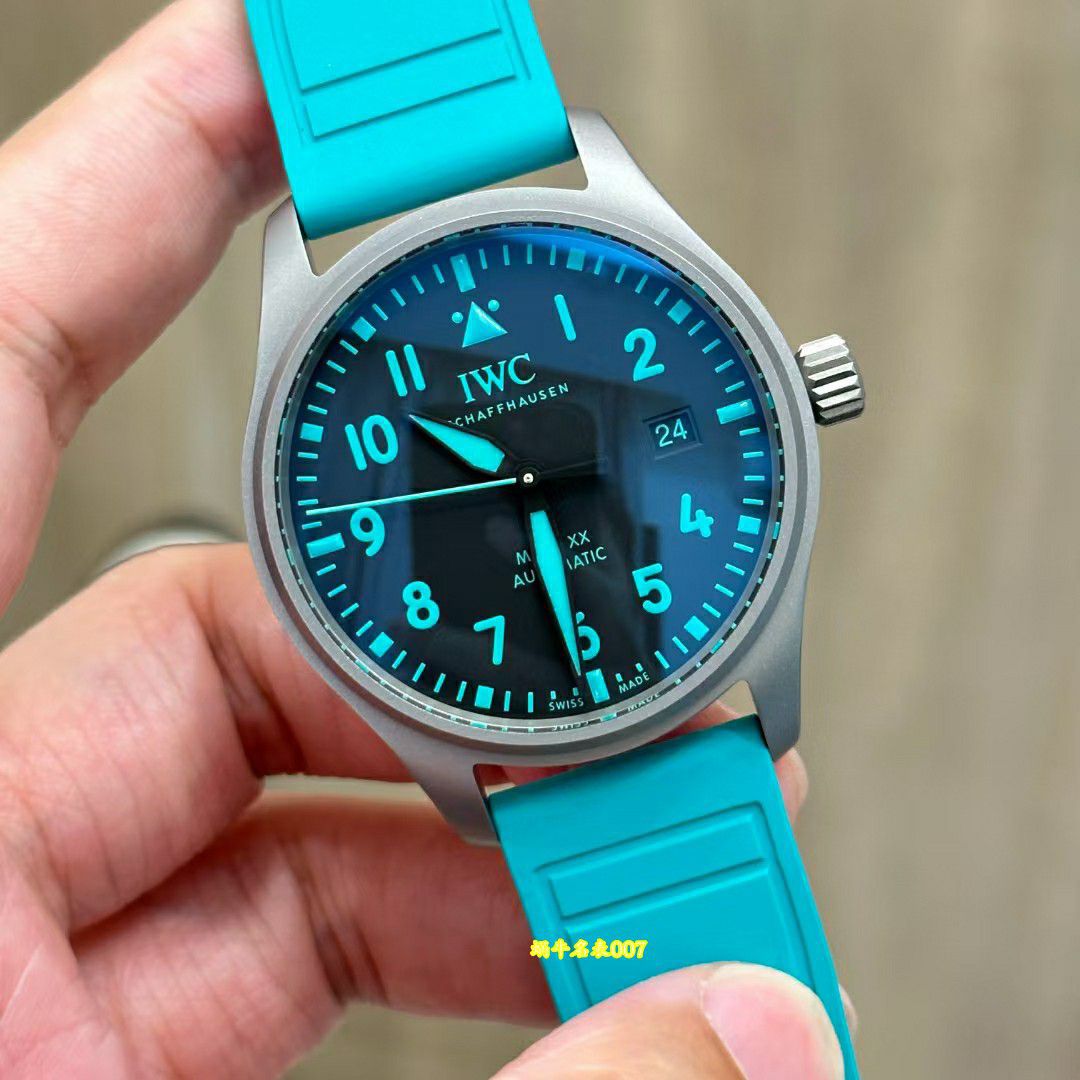 M+厂万国顶级复刻手表飞行员系列IW328210(梅赛德斯-AMG马石油F1™车队特别版) / IW670