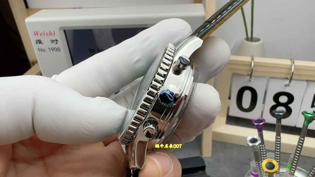 BLS百年灵航空计时系列AB0138241L1P1腕表 /  