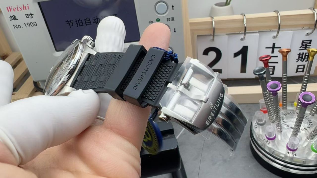 BLS百年灵机械计时系列AB0134101G1S2腕表 /  