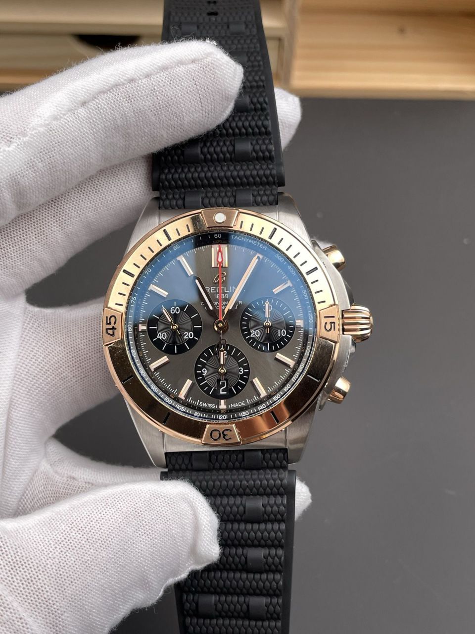 BLS百年灵机械计时系列UB0134101B1S1腕表 /  