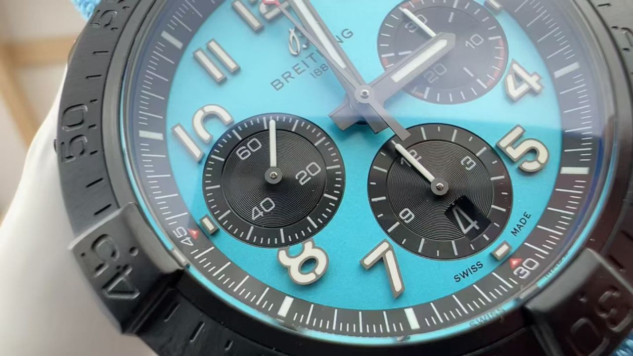 BLS百年灵复仇者系列夜间任务款SB0146101L1X1腕表 /  