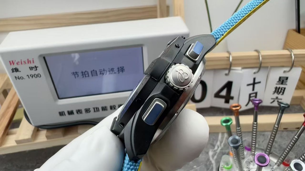 BLS百年灵复仇者系列夜间任务款SB0146101L1X1腕表 /  