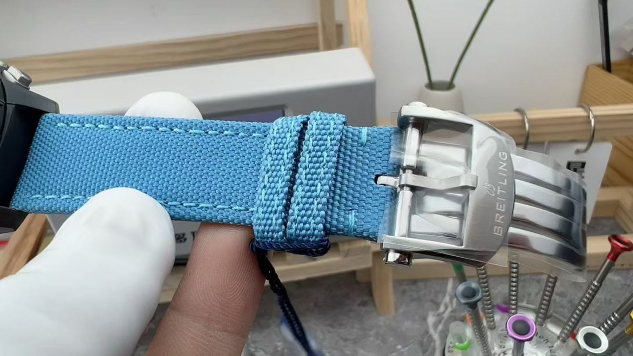 BLS百年灵复仇者系列夜间任务款SB0146101L1X1腕表 /  