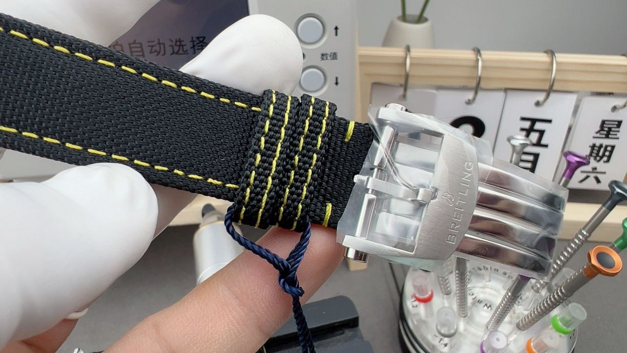 BLS百年灵复仇者夜间任务款系列SB01472A1B1X1腕表 /  