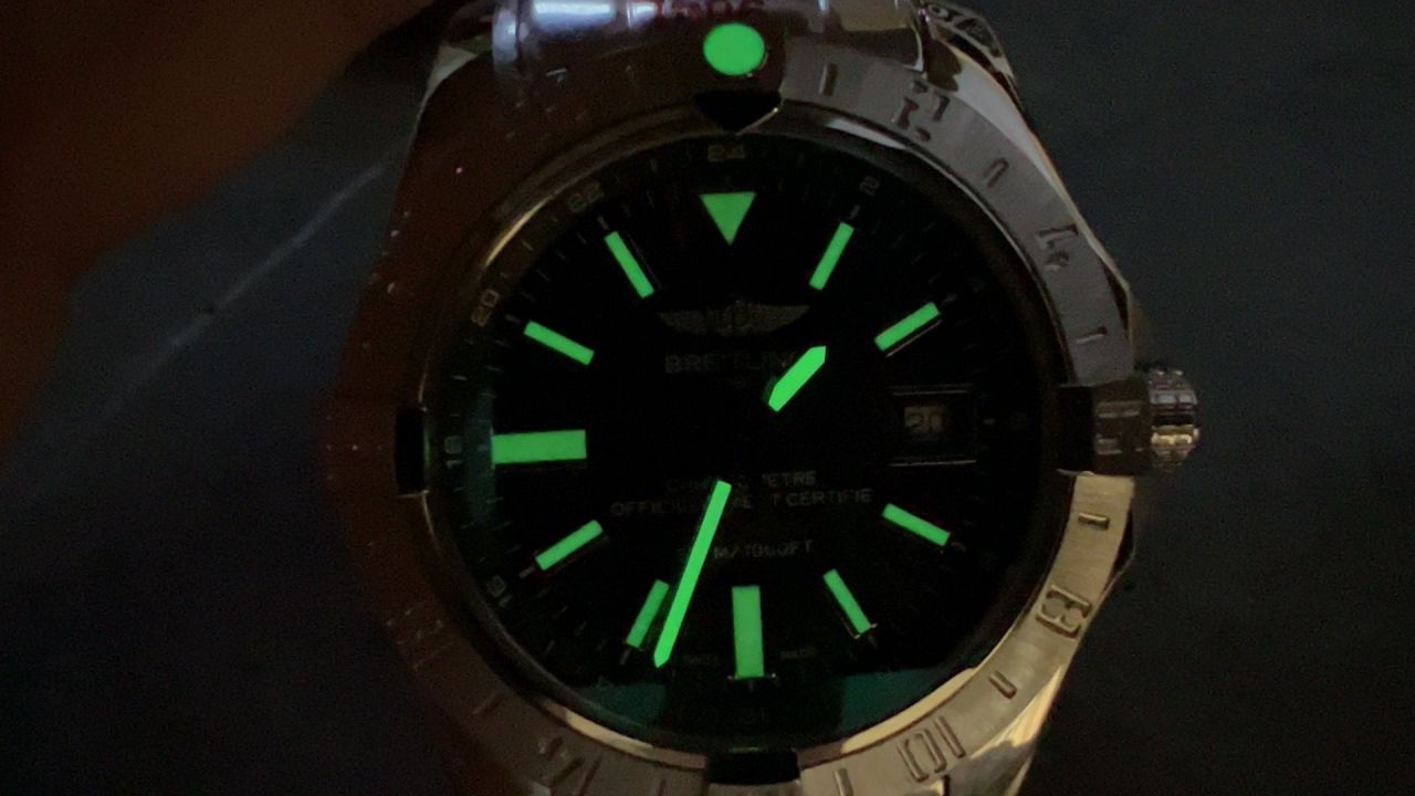 BLS百年灵复仇者系列A1733110.BC30.169A腕表 /  