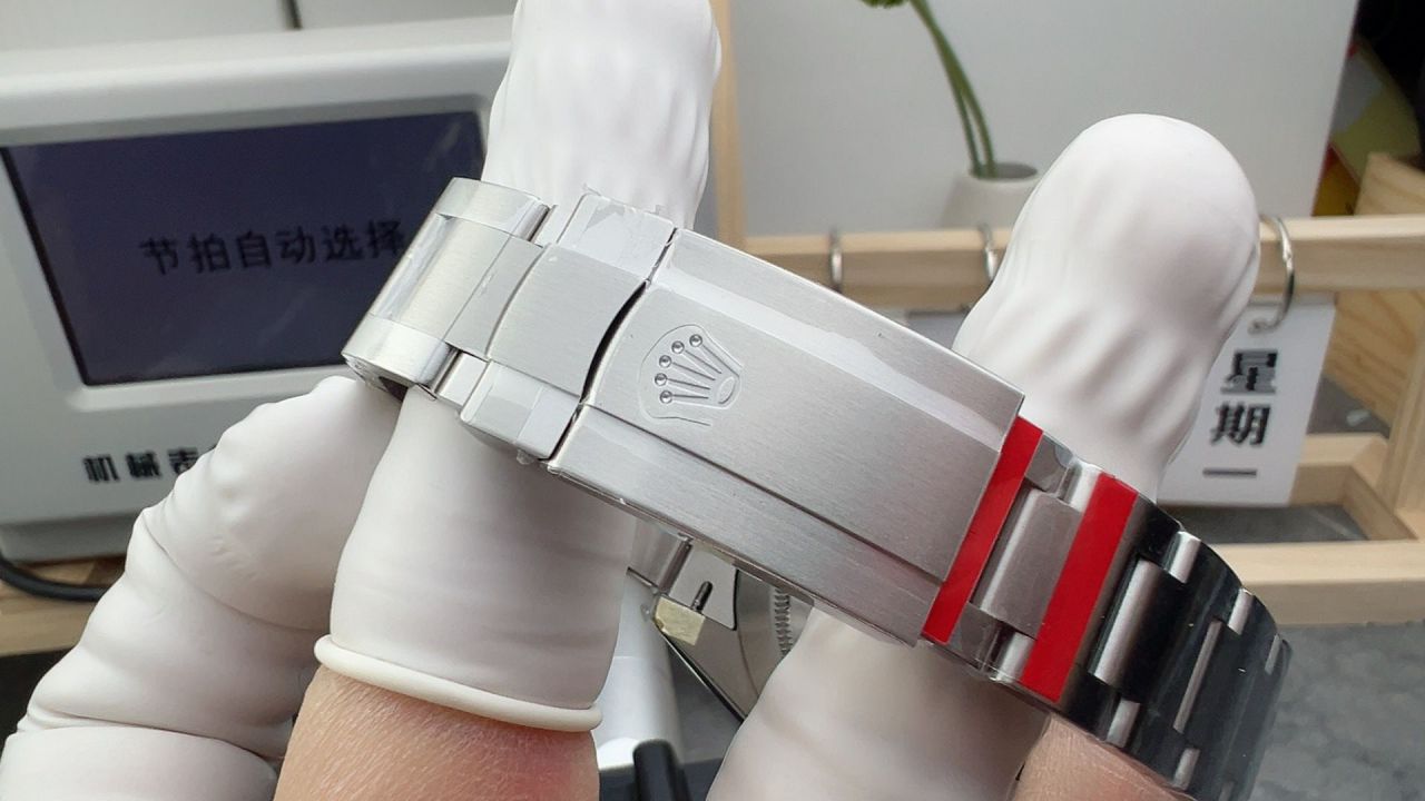 vs劳力士蚝式恒动气球泡泡m124300-0008（41毫米）腕表 /  